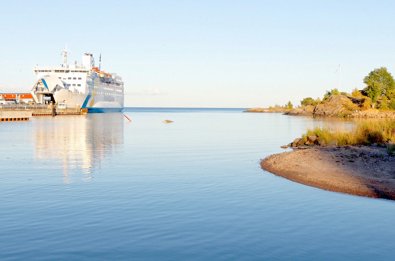 Traghetto nel porto di Eckerö, nelle isole Åland